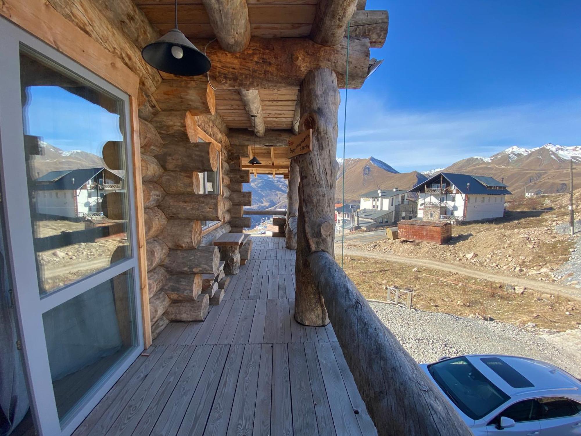 Mountain Cricket Chalets And Apartments Gudauri Habitación foto