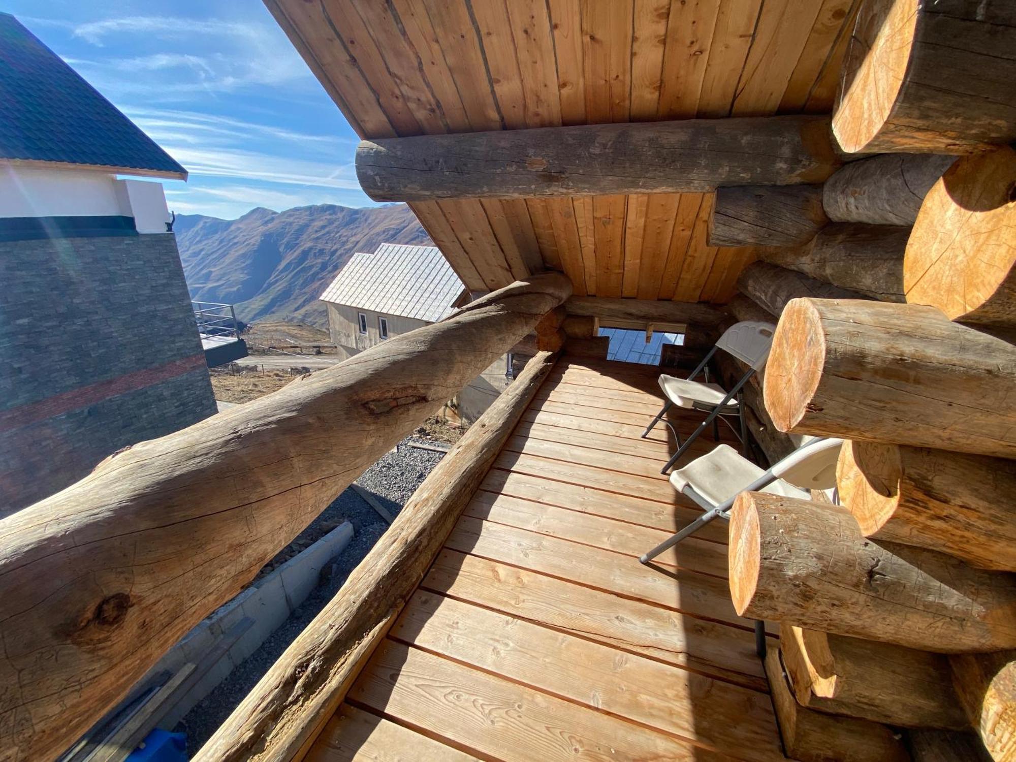 Mountain Cricket Chalets And Apartments Gudauri Habitación foto